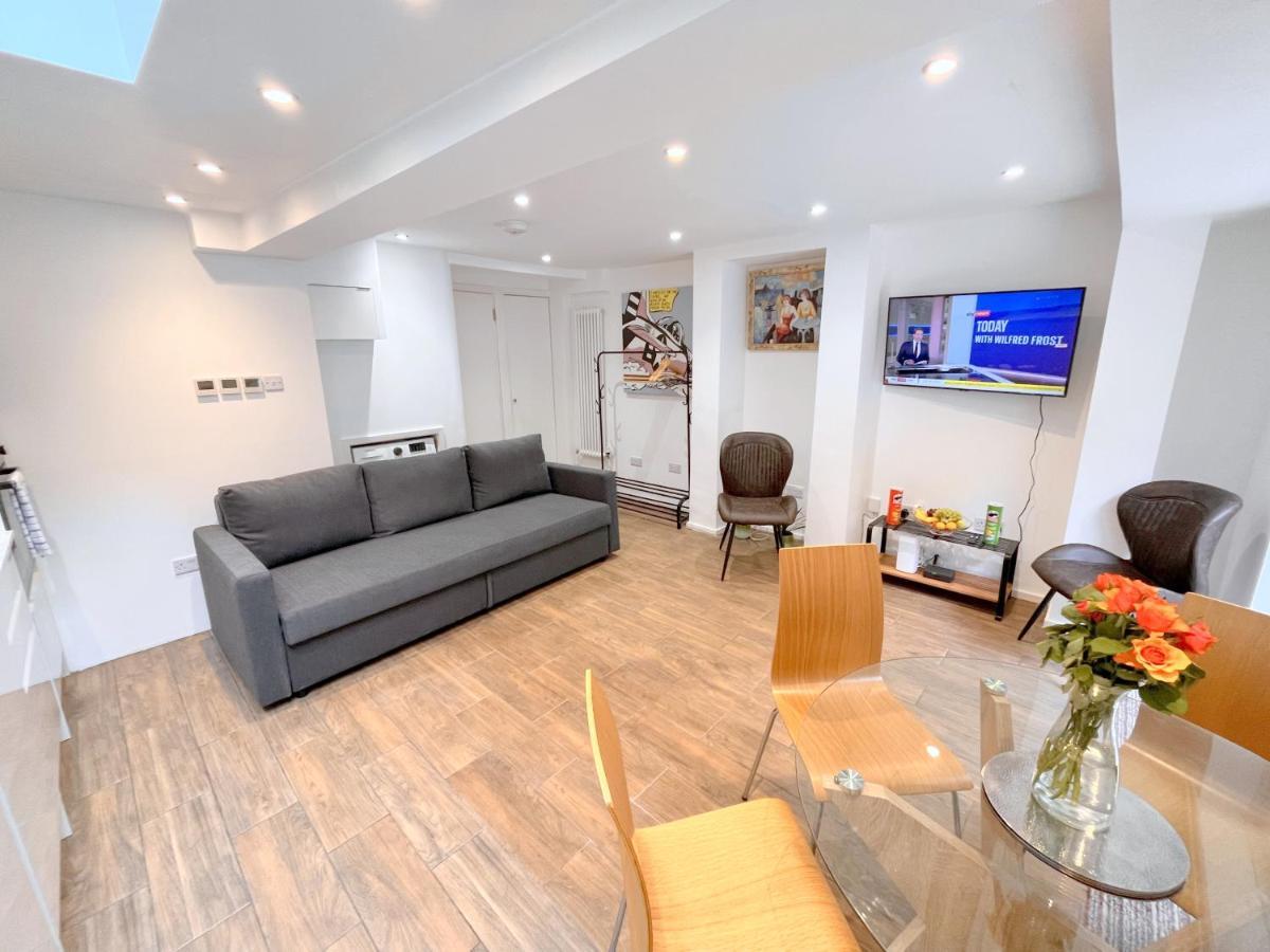 Two Bedroom Flat With Private Patio In Battersea Londres Exterior foto