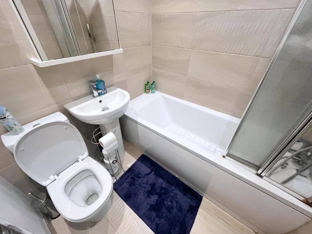 Two Bedroom Flat With Private Patio In Battersea Londres Exterior foto